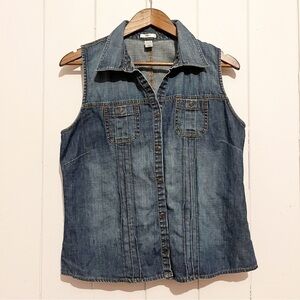 Old Navy Perfect Fit Denim Vest. Size Large.